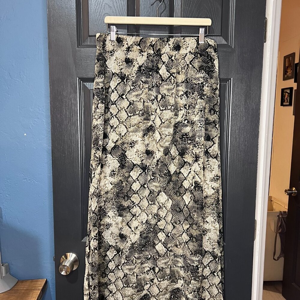 Maurices Skirt Snake Print Maxi Length Size Large - Picture 2 of 12